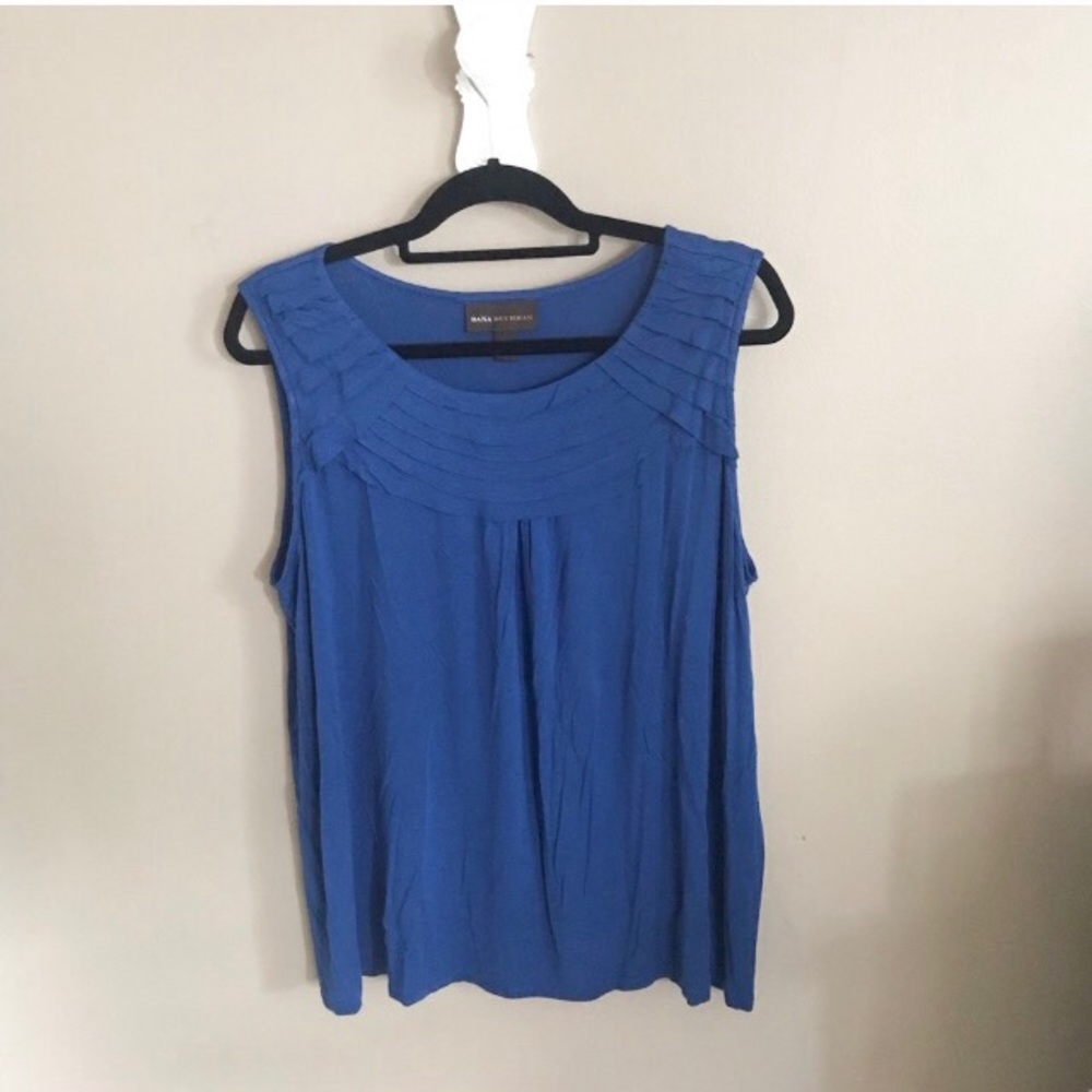 Pleated collar tank
